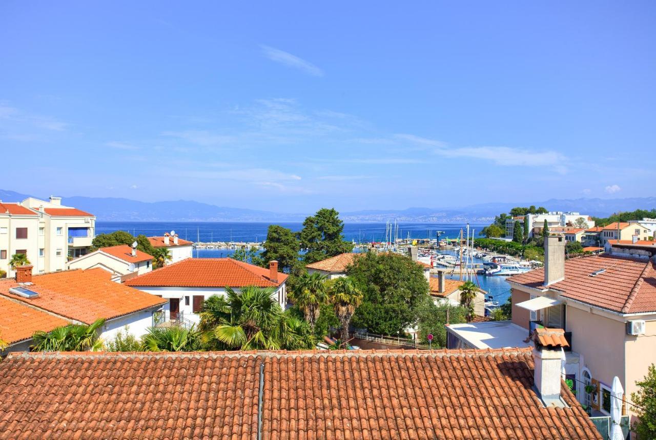 Villa Lungomare Malinska Exterior photo